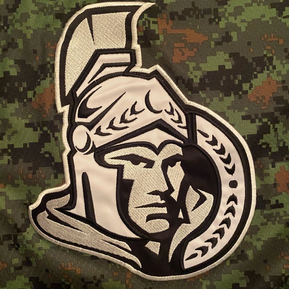 Youth Camo Reebok Ottawa Senators Jersey - XL - Picture 5 of 5